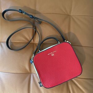 Micheal kors crossbody